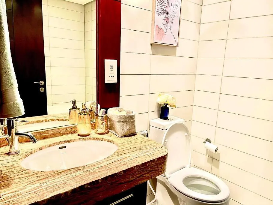 Spacious Studio Downtown Dubai - Walk To Dubai Mall